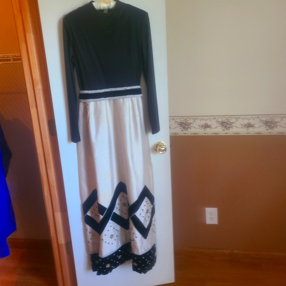 Pre-owned floor length ball gown
